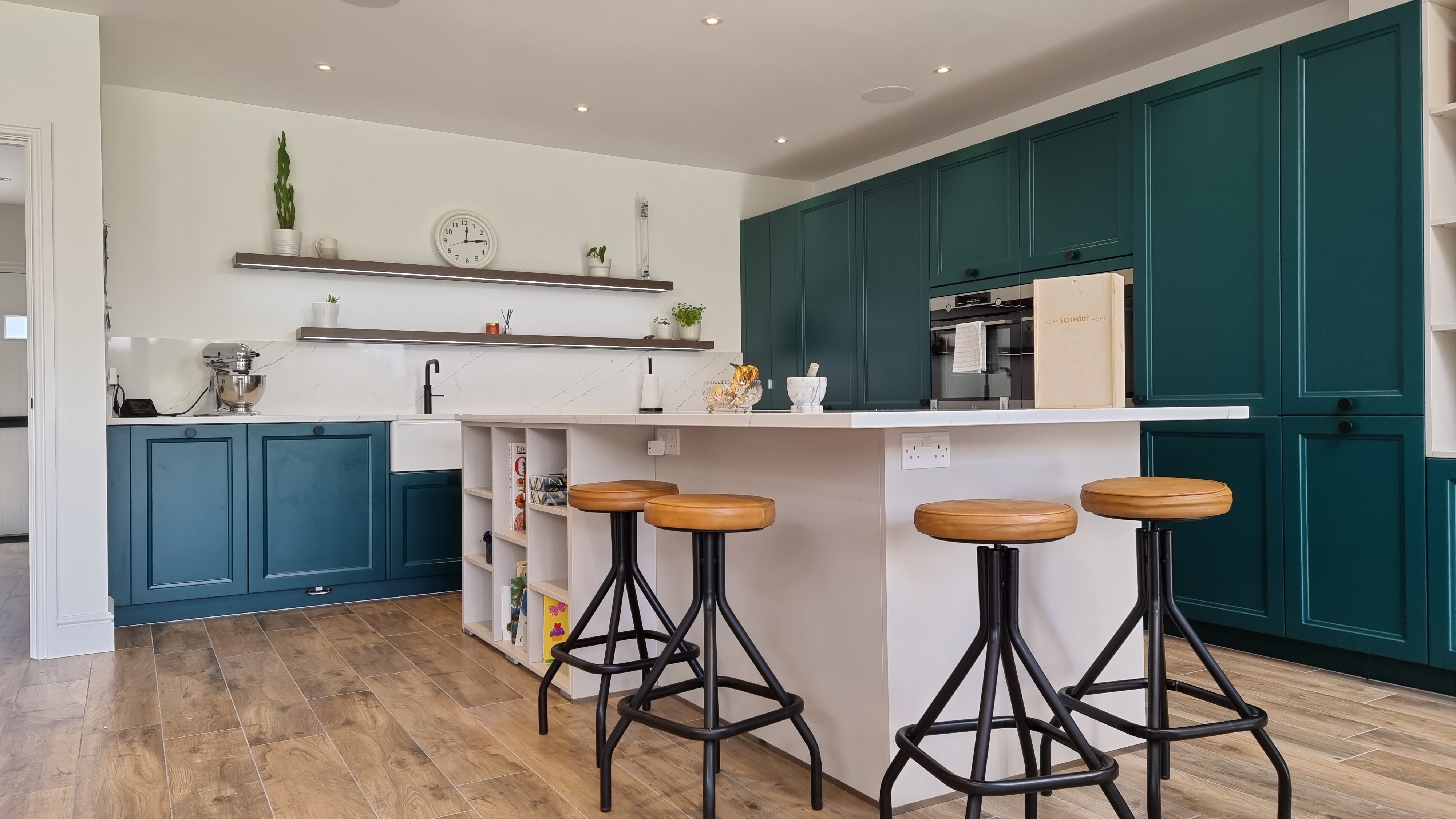 White & navy blue modern kitchen